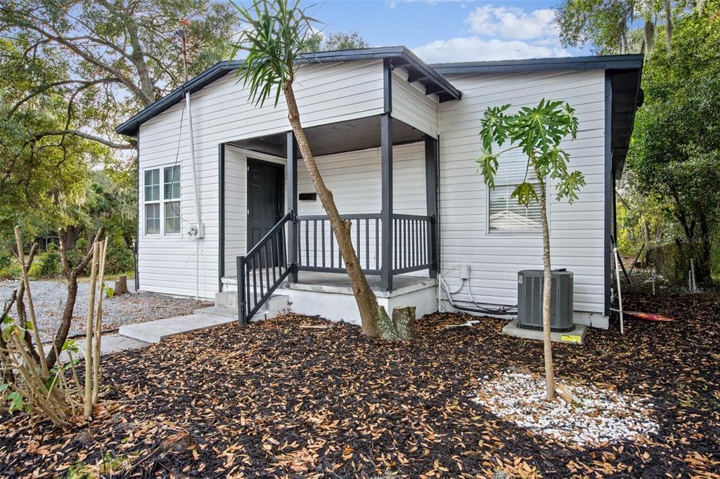 321 S 10TH STREET FERNANDINA BEACH, FL 32034