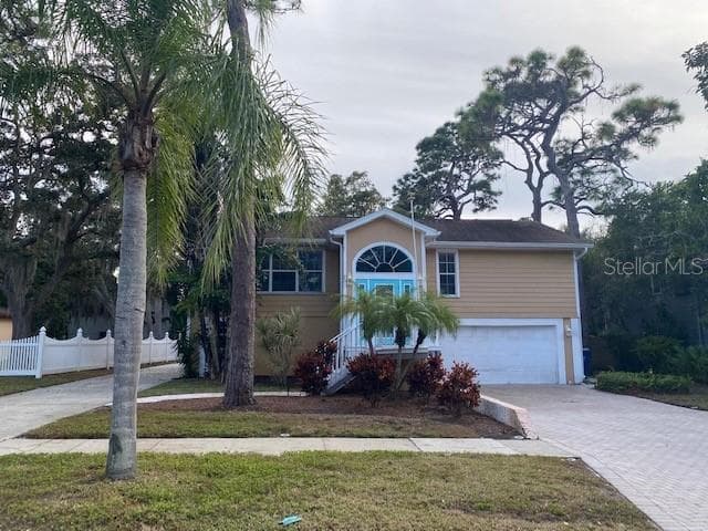 419 KENTUCKY AVENUE CRYSTAL BEACH, FL 34683