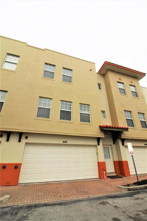 645 SIREN WIND LANE CLEARWATER, FL 33756