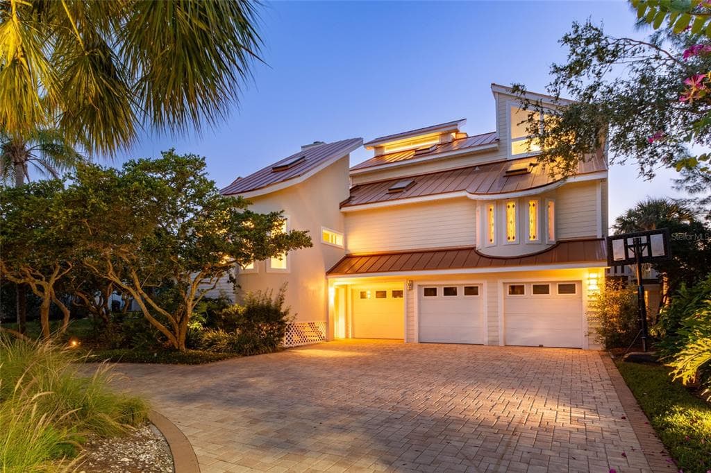 198 SANDS POINT DRIVE TIERRA VERDE, FL 33715