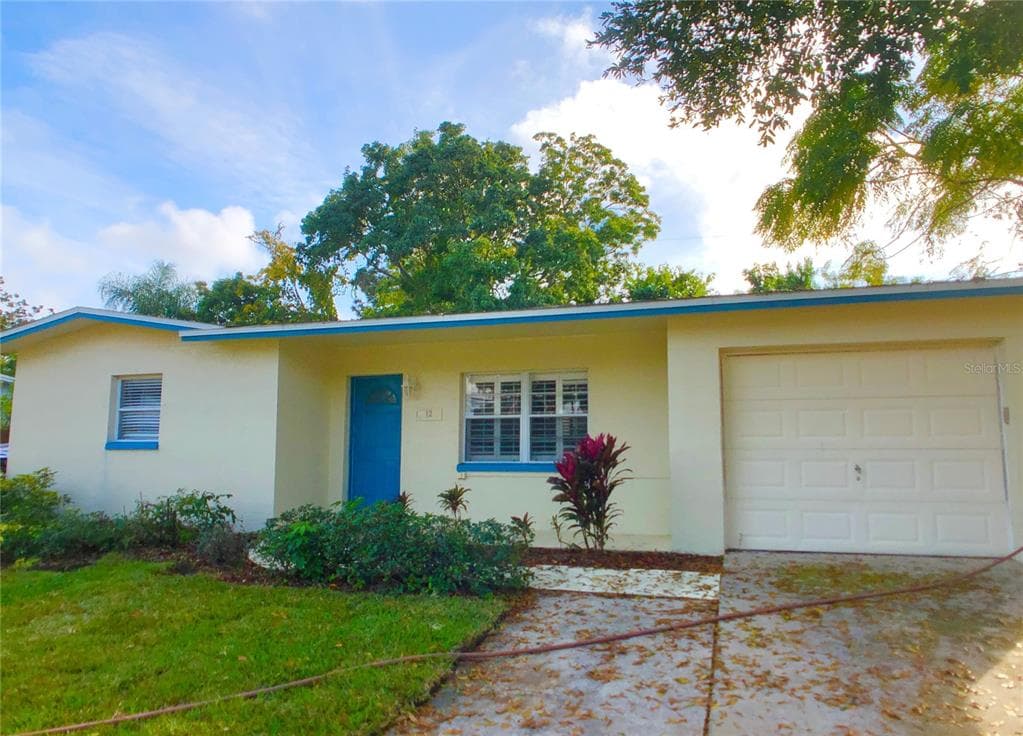 12 LAKE SHORE DRIVE PALM HARBOR, FL 34684