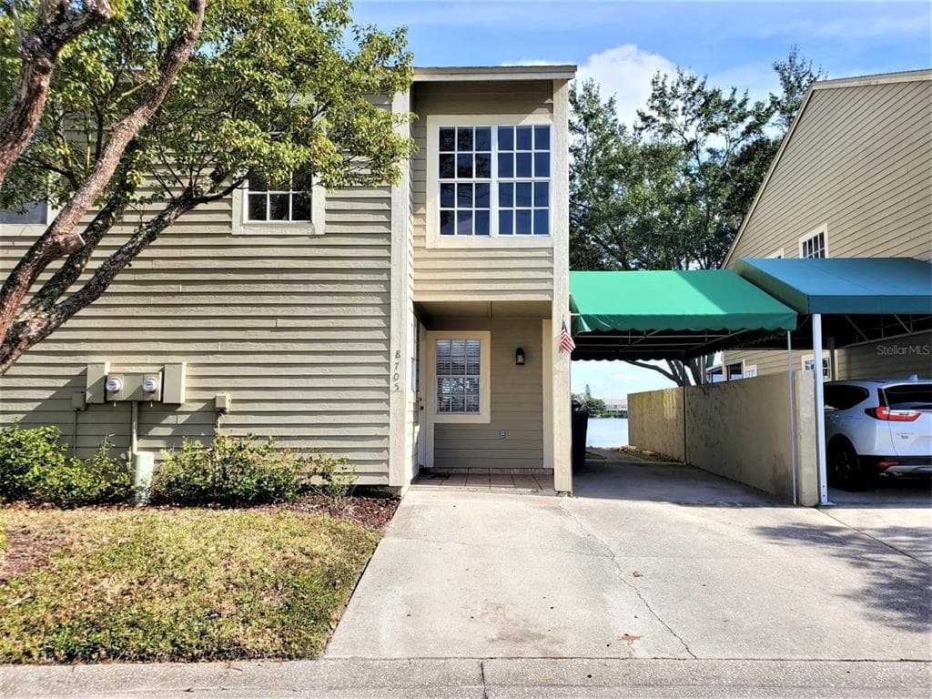 8705 LAKE PLACE LANE TAMPA, FL 33634