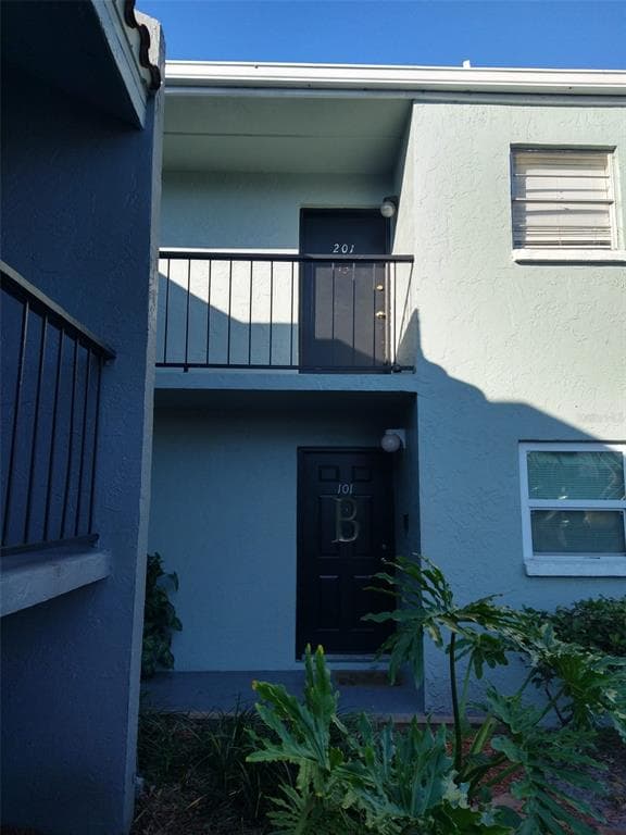 2876 SOMERSET PARK DRIVE UNIT 201 TAMPA, FL 33613