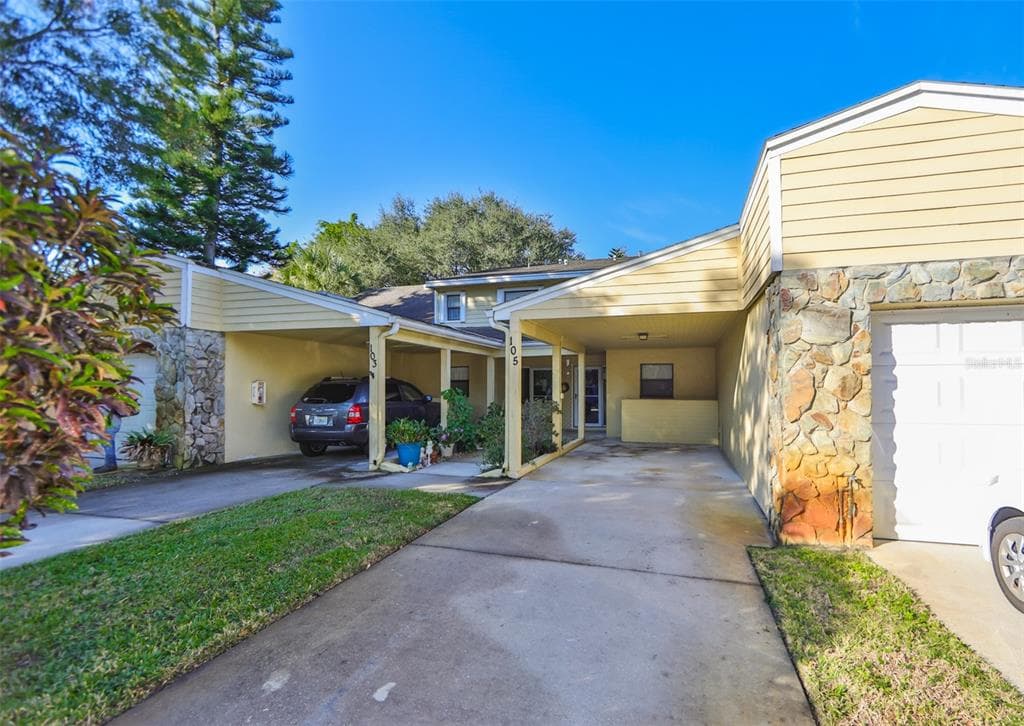 105 SOMERSET LANE UNIT 3 PALM HARBOR, FL 34684