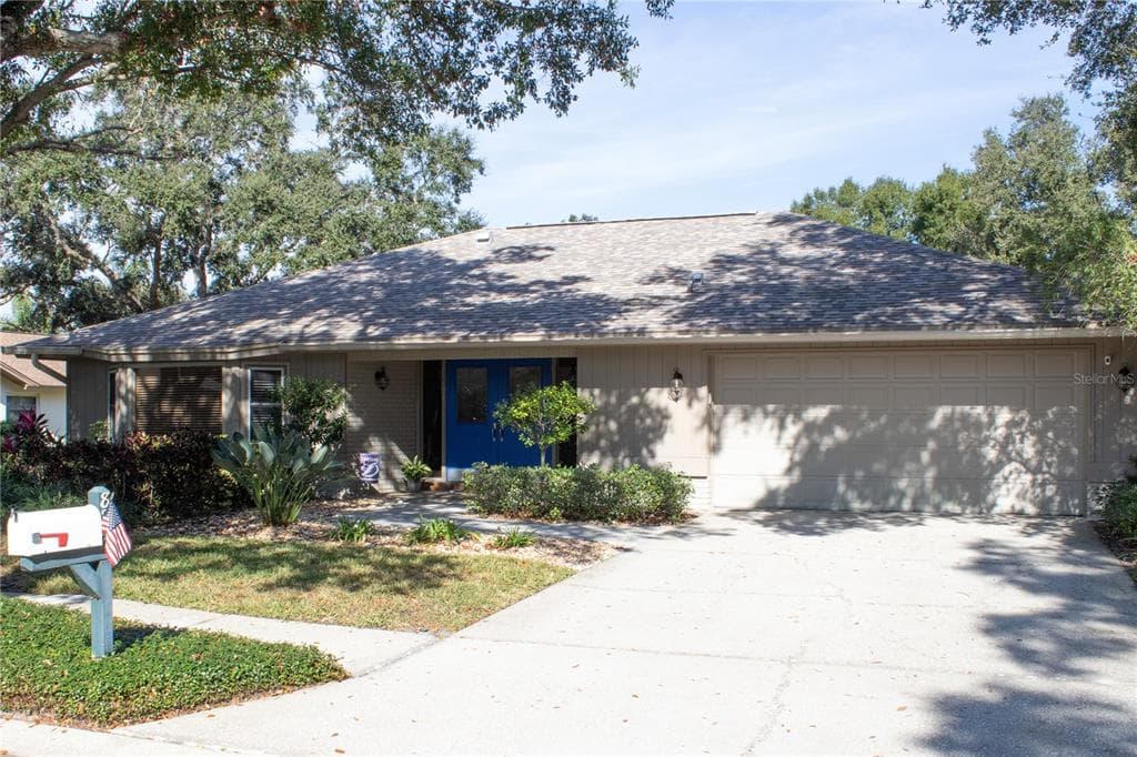 824 VILLAGE WAY