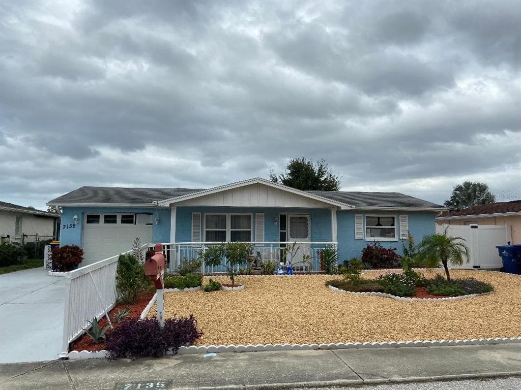 7135 PARROT DRIVE PORT RICHEY, FL 34668