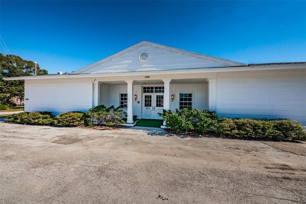 6580 64TH AVENUE N PINELLAS PARK, FL 33781