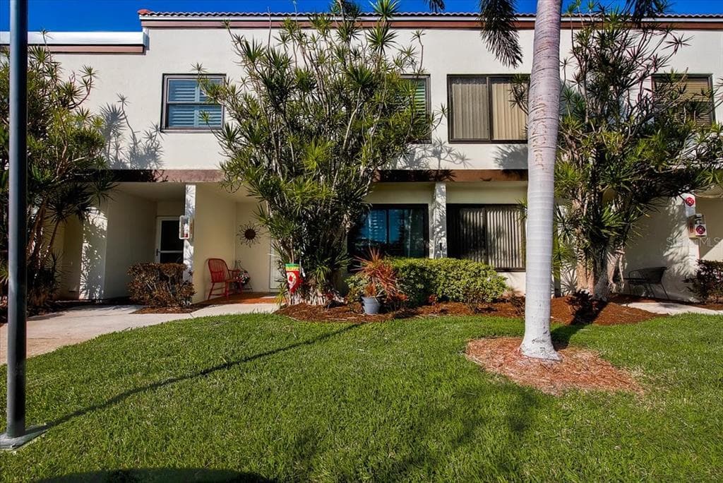 6290 BAHIA DEL MAR CIRCLE UNIT 14 ST PETERSBURG, FL 33715