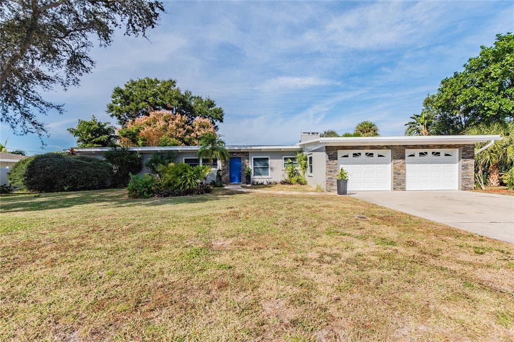 120 CRESTWOOD LANE LARGO, FL 33770
