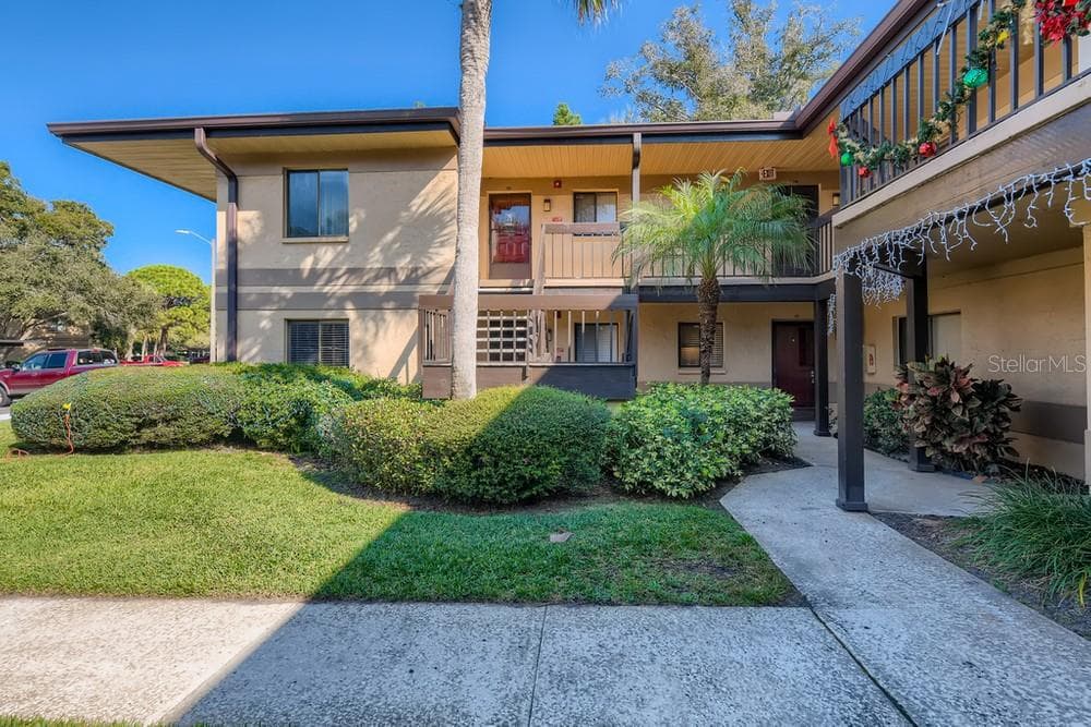 2682 SABAL SPRINGS CIRCLE UNIT 102 CLEARWATER, FL 33761