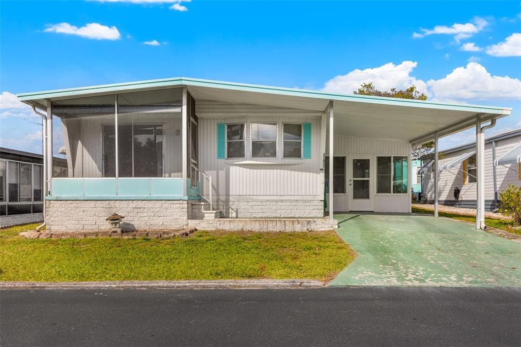37821 BARCELONA AVENUE ZEPHYRHILLS, FL 33541