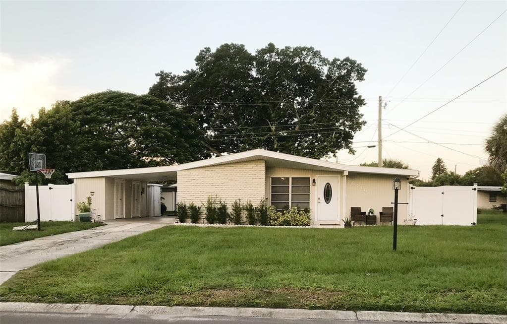 6416 CASE AVENUE BRADENTON, FL 34207