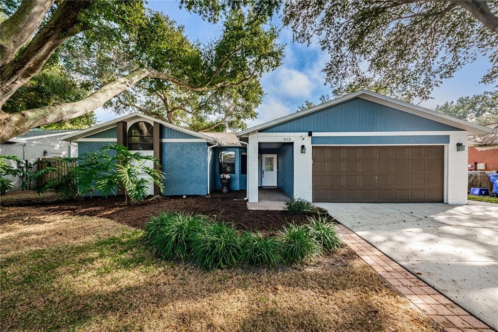 613 CRYSTAL DRIVE PALM HARBOR, FL 34683