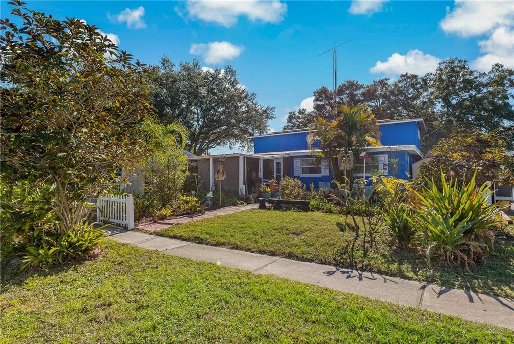 9114 DREAM WAY LARGO, FL 33773