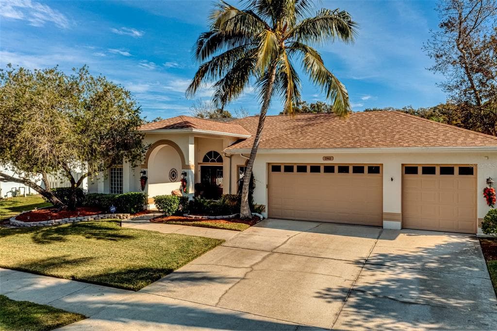 1961 DUNBRODY COURT DUNEDIN, FL 34698