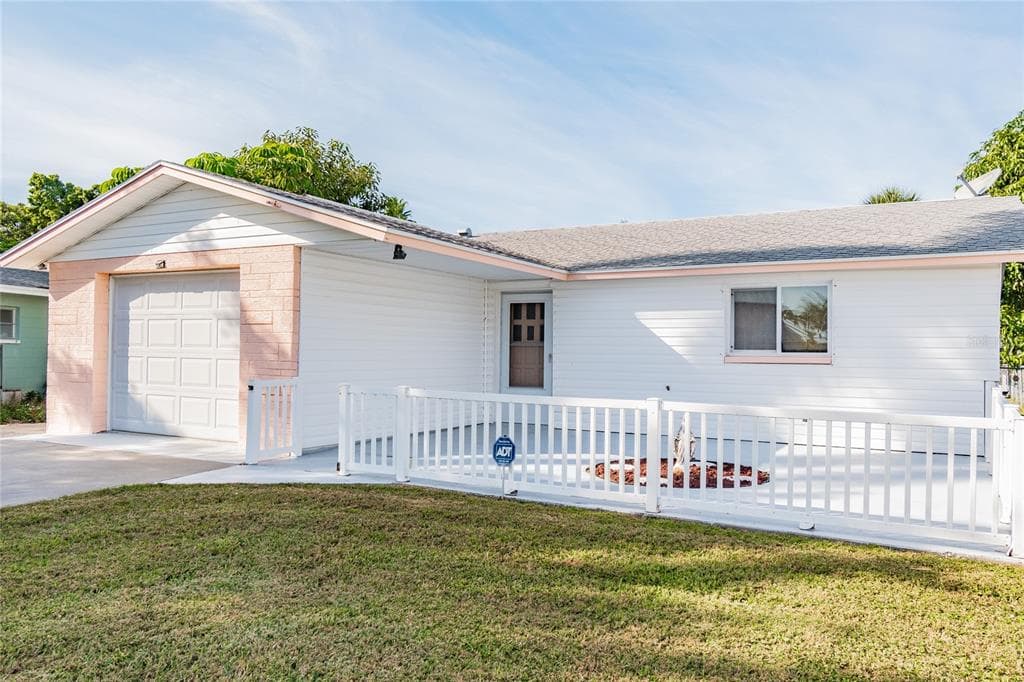 240 176TH AVENUE E REDINGTON SHORES, FL 33708