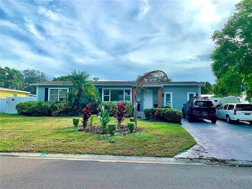 3656 ABINGTON AVENUE S ST PETERSBURG, FL 33711