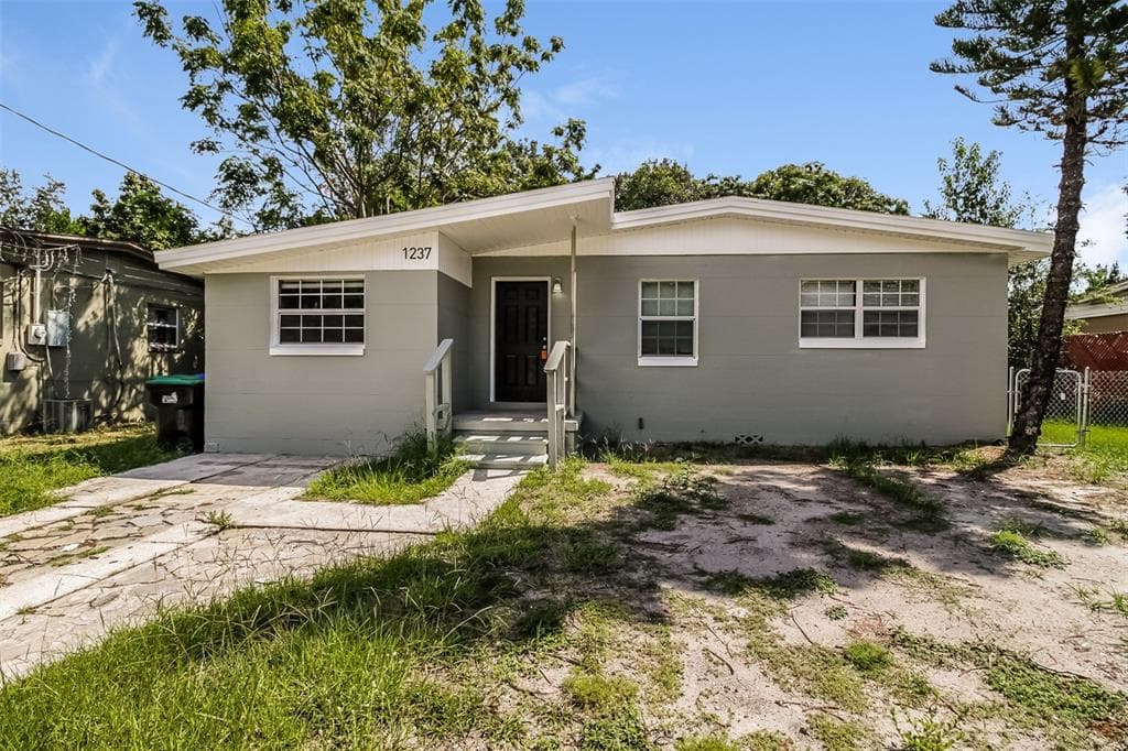 1237 EMERALDA ROAD ORLANDO, FL 32808