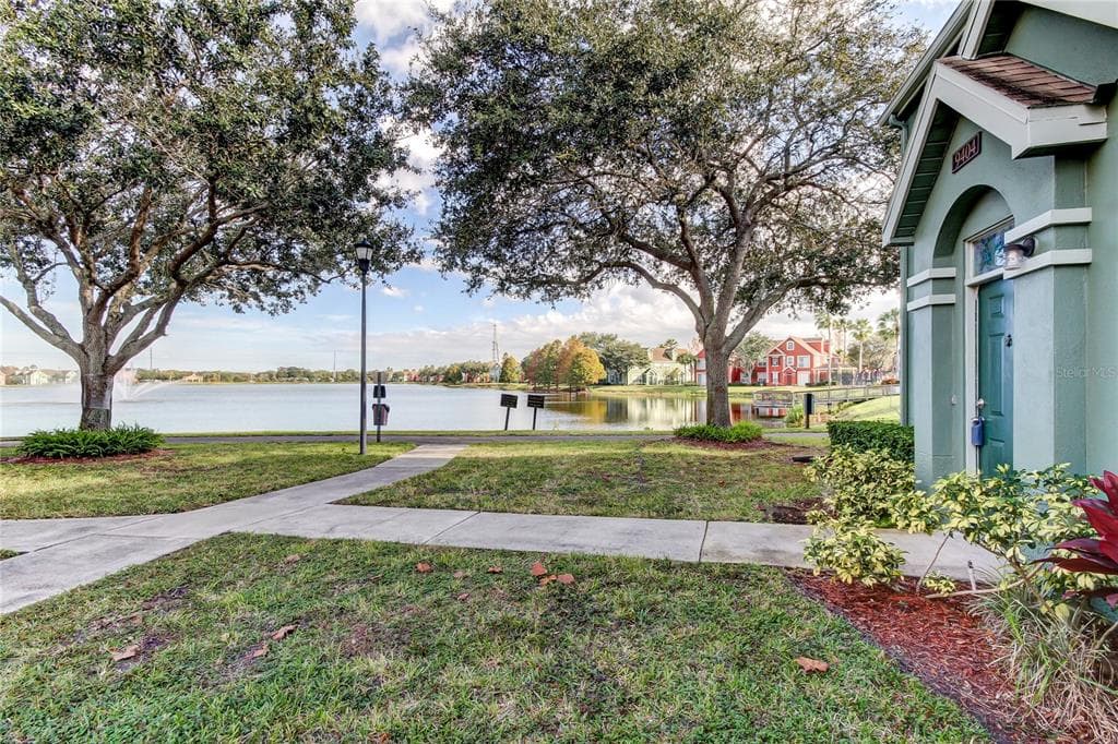9404 LAKE CHASE ISLAND WAY UNIT 9404 TAMPA, FL 33626