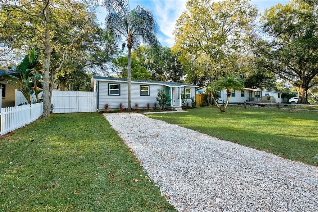 1746 CARDINAL DRIVE CLEARWATER, FL 33759