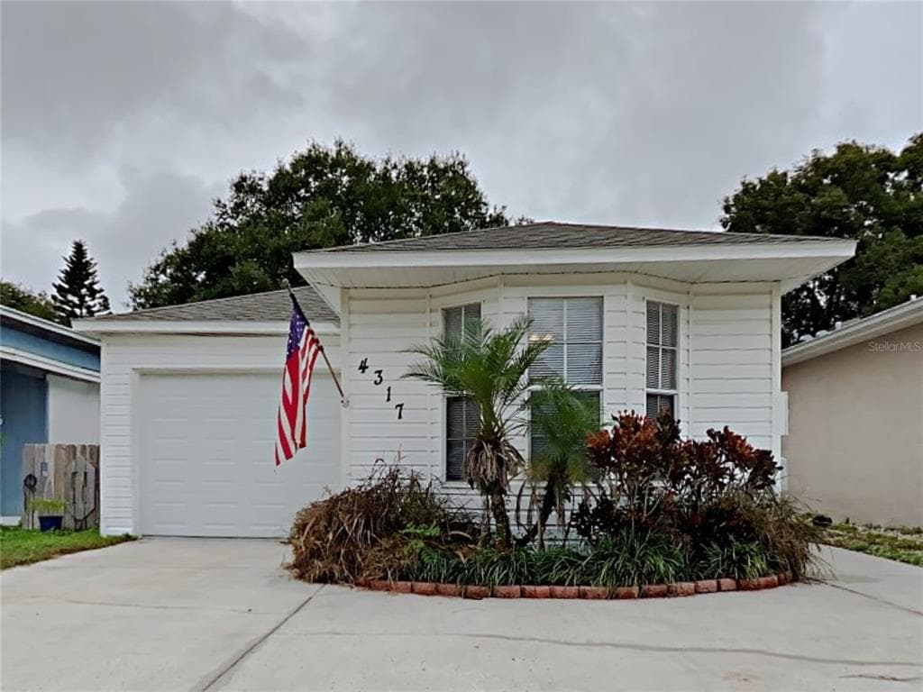 4317 LONGSHORE DRIVE LAND O LAKES, FL 34639