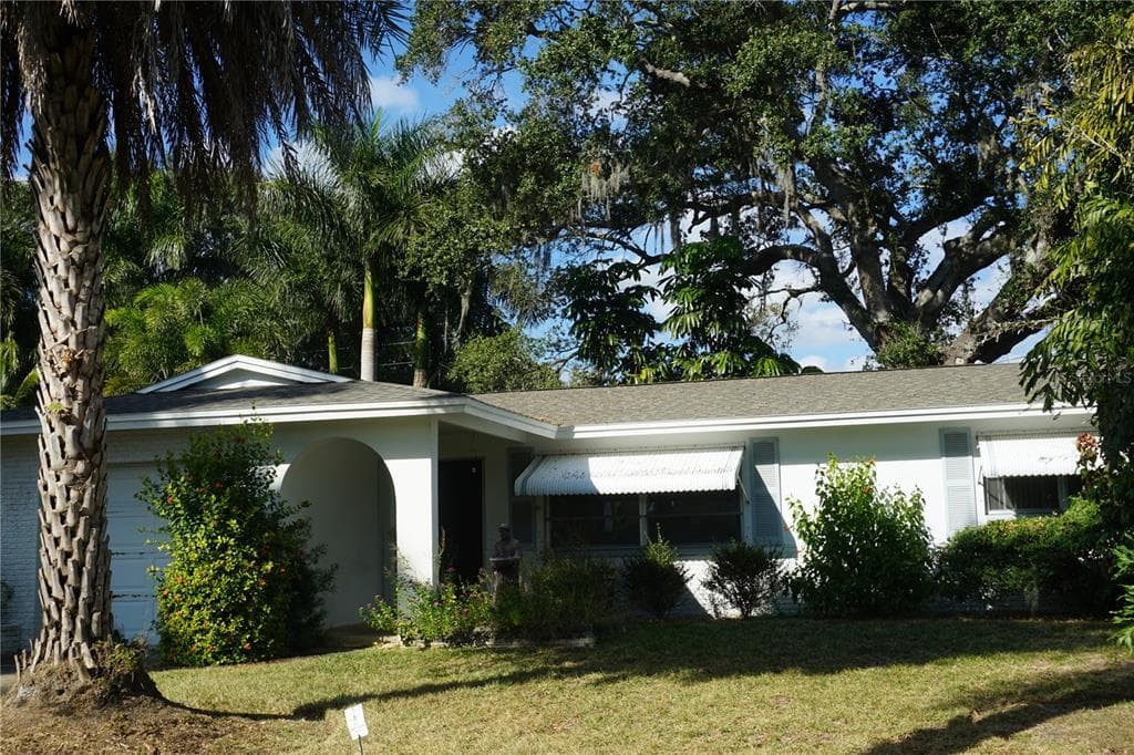 3377 SHORE DRIVE LARGO, FL 33771