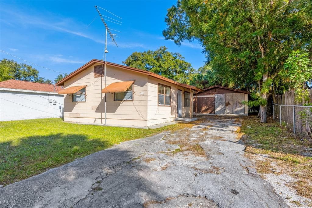 1718 COCOANUT AVENUE SARASOTA, FL 34234