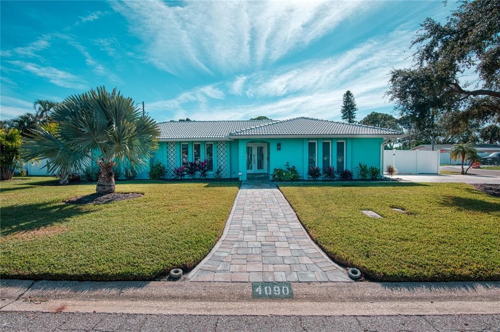4090 49TH AVENUE S ST PETERSBURG, FL 33711