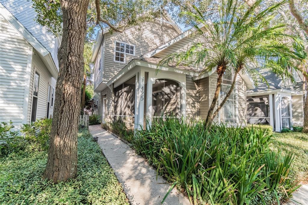 425 14TH AVENUE N ST PETERSBURG, FL 33701