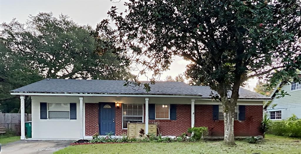 1227 HAMILTON AVENUE LONGWOOD, FL 32750