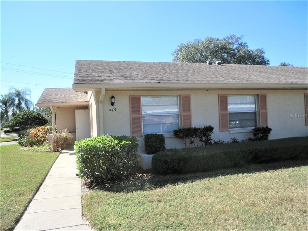445 GLOUCESTER BOULEVARD UNIT 445 SUN CITY CENTER, FL 33573