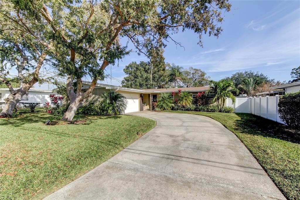4303 N ALBANY AVENUE TAMPA, FL 33607