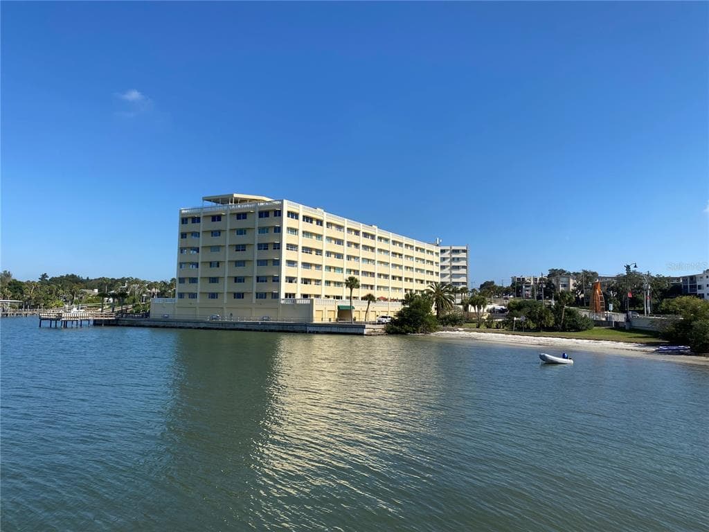 100 BLUFF VIEW DRIVE UNIT 201C