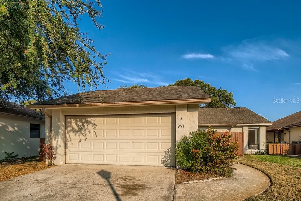971 WEDGEWOOD DRIVE WINTER SPRINGS, FL 32708