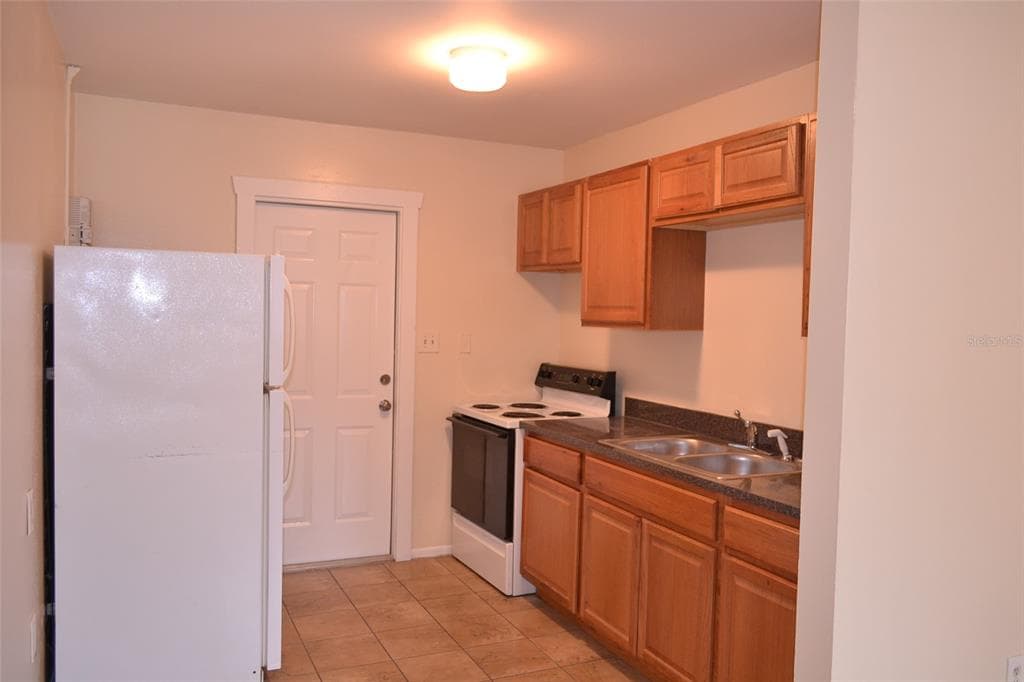 3102 W VARN AVENUE UNIT B TAMPA, FL 33611