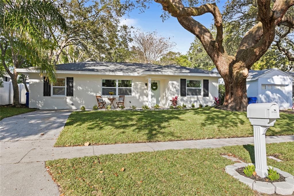 712 WILKIE STREET DUNEDIN, FL 34698