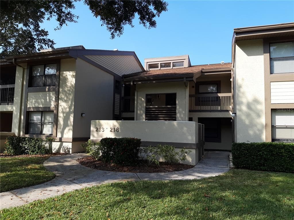 216 WOODLAKE WYNDE OLDSMAR, FL 34677