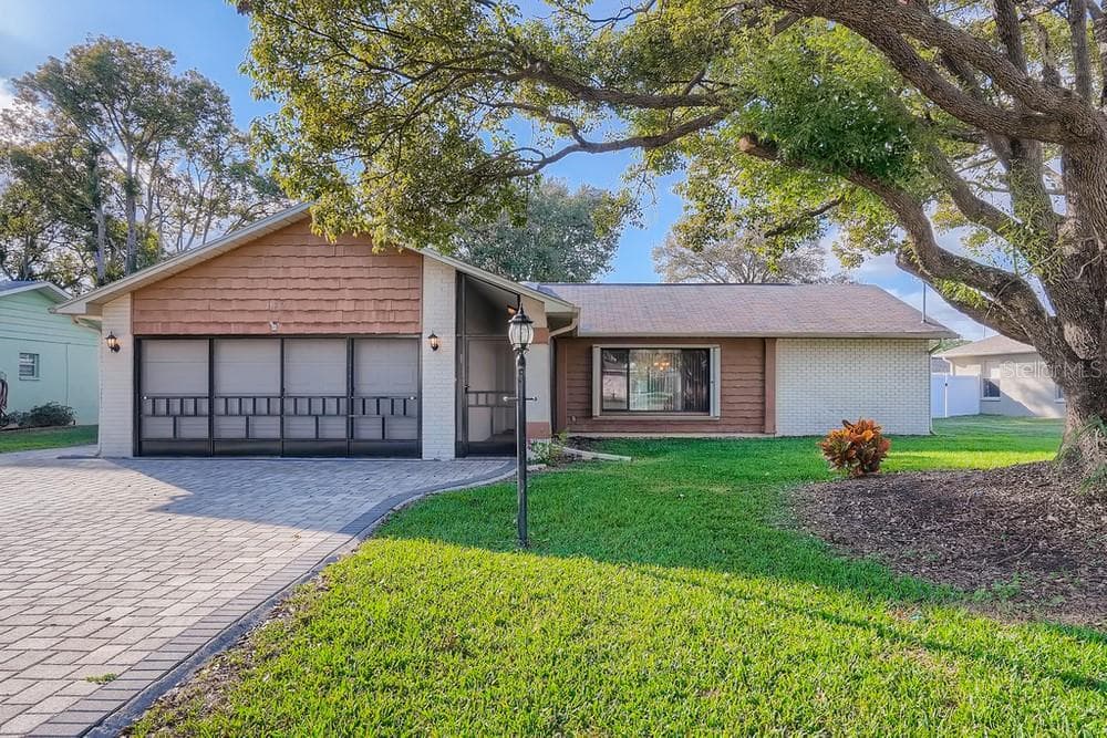 11287 CAPTAIN DRIVE SPRING HILL, FL 34608