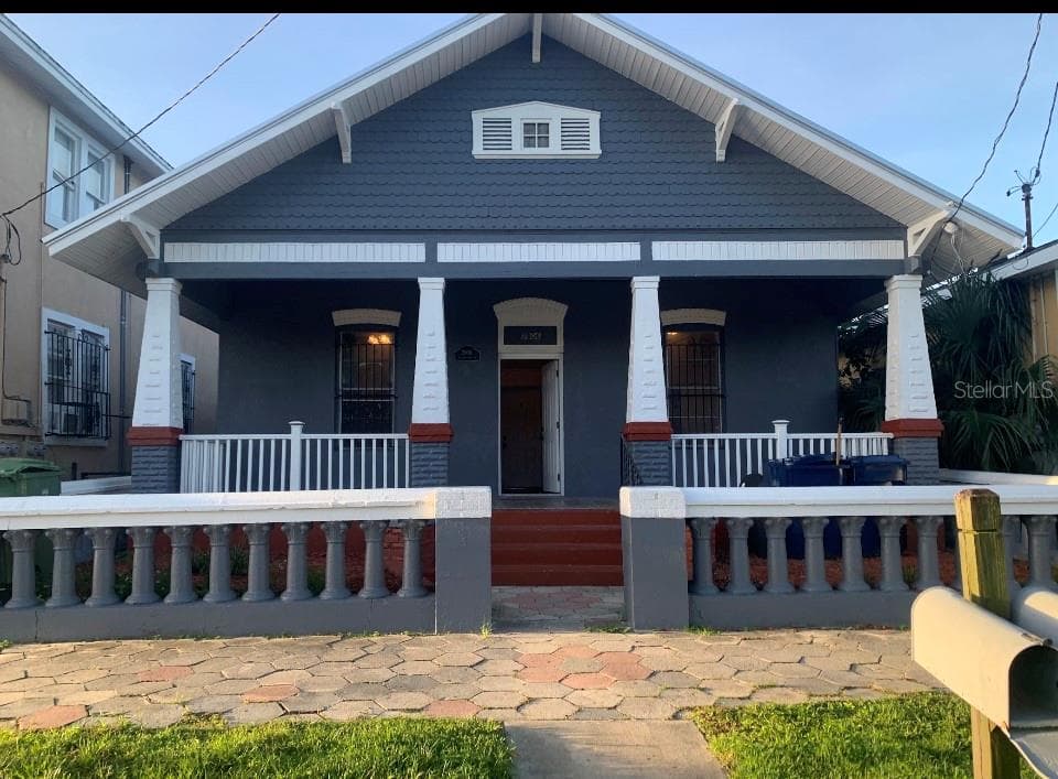 2906 W CHESTNUT STREET TAMPA, FL 33607