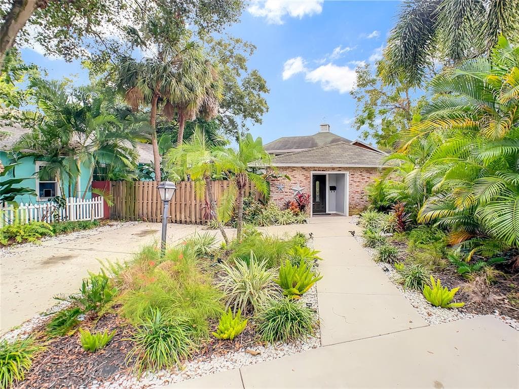 222 11TH AVENUE N ST PETERSBURG, FL 33701