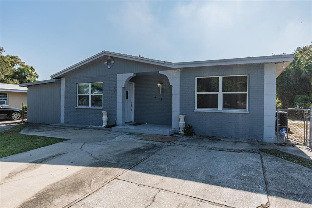 6418 YOSEMITE DRIVE TAMPA, FL 33634