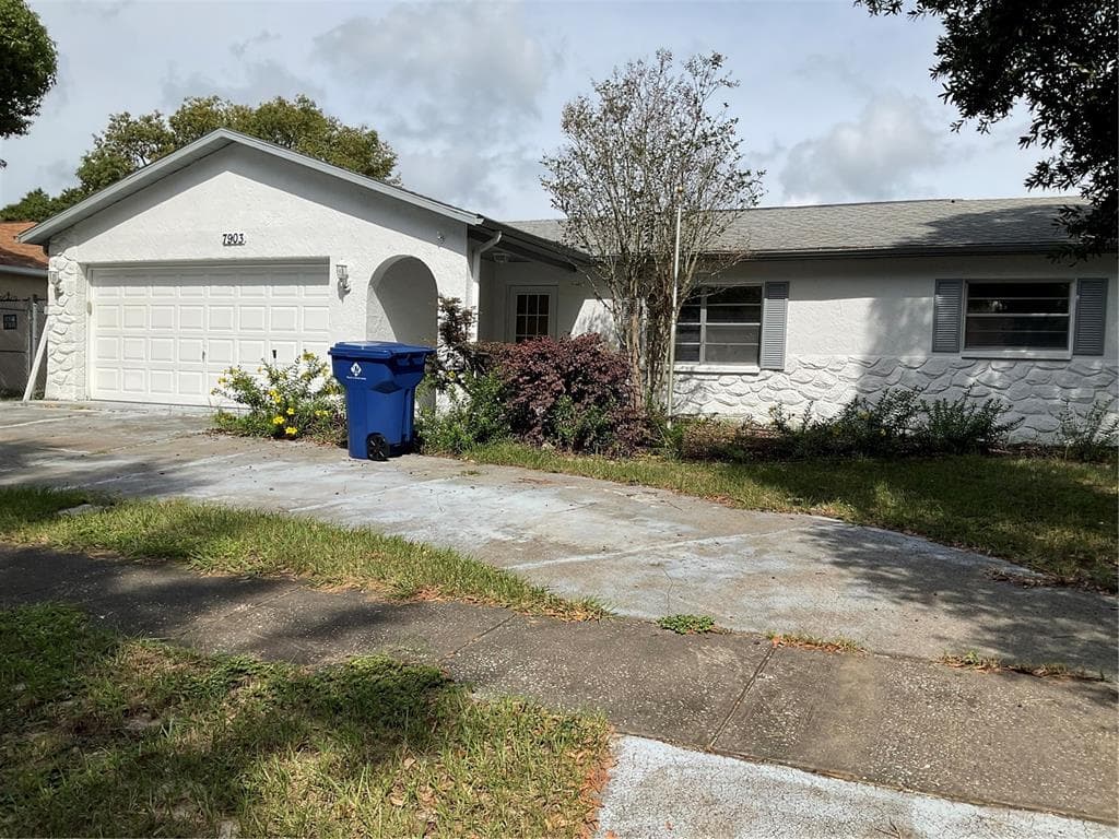7903 ROYAL STEWART DRIVE NEW PORT RICHEY, FL 34653