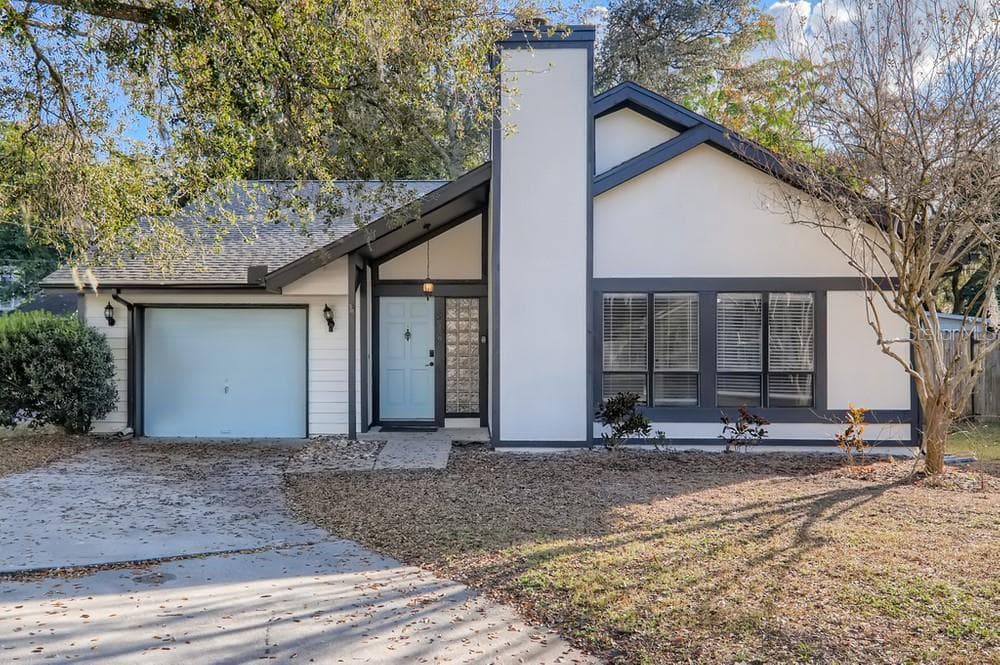 516 W 122ND AVENUE TAMPA, FL 33612