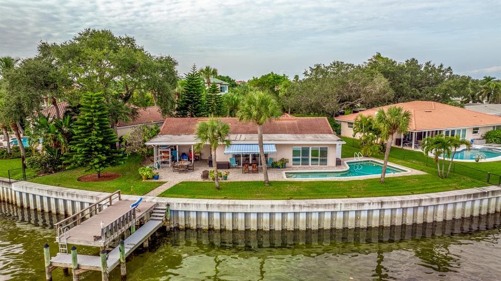 1910 ILLINOIS AVENUE NE ST PETERSBURG, FL 33703