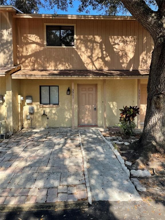 3907 OAK LIMB COURT TAMPA, FL 33614