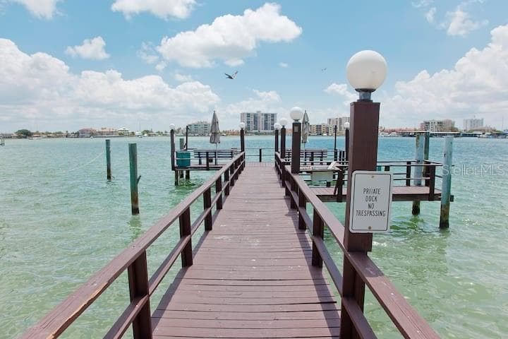 483 E SHORE DRIVE UNIT C-4 CLEARWATER, FL 33767