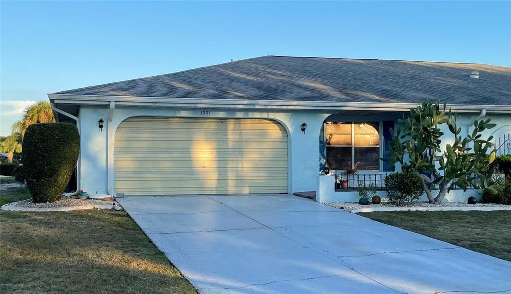 1221 WILD FEATHER LANE SUN CITY CENTER, FL 33573
