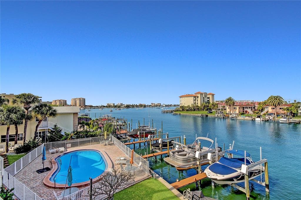 234 DOLPHIN POINT UNIT 1 CLEARWATER BEACH, FL 33767