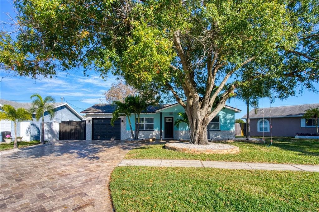 5605 103RD TERRACE N PINELLAS PARK, FL 33782