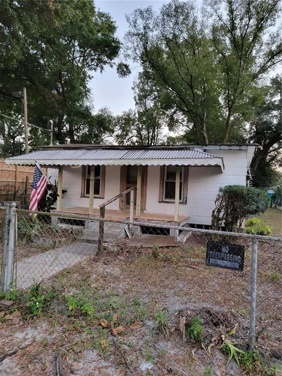 805 E SKAGWAY AVENUE TAMPA, FL 33604